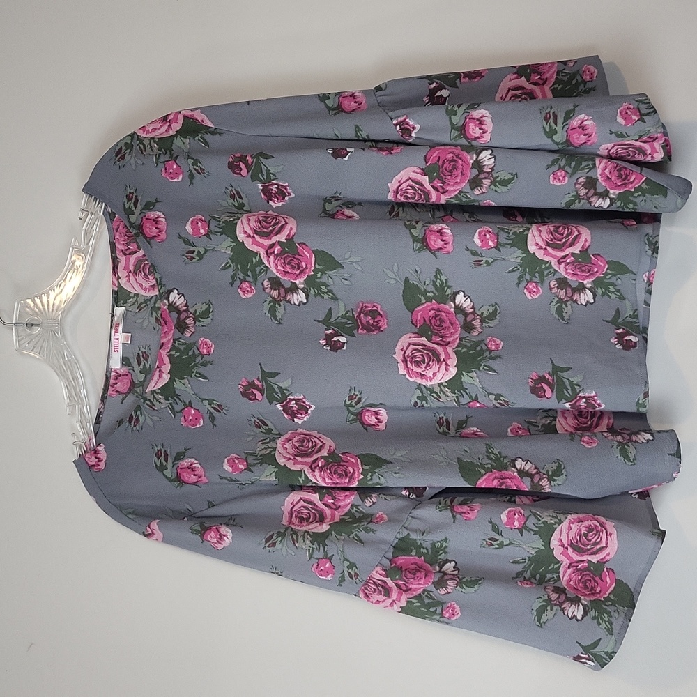 STELLA TWEED Gray & Pink Roses Bell Sleeve Top Blouse